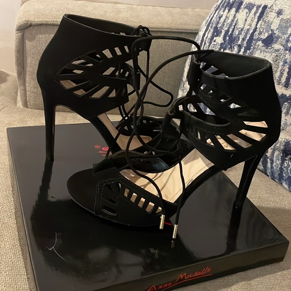 Anne Michelle Heels - Picture 1 of 3
